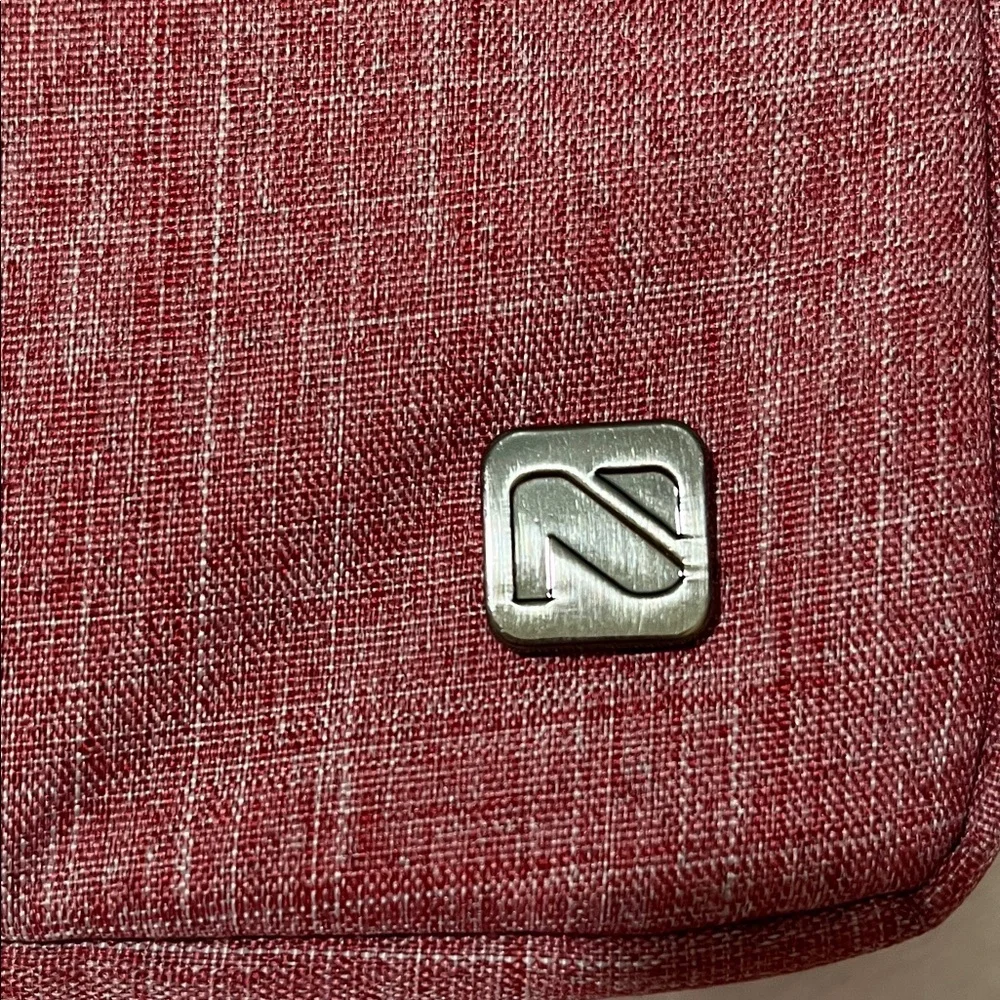 Nidoo Red Tablet Sleeve
